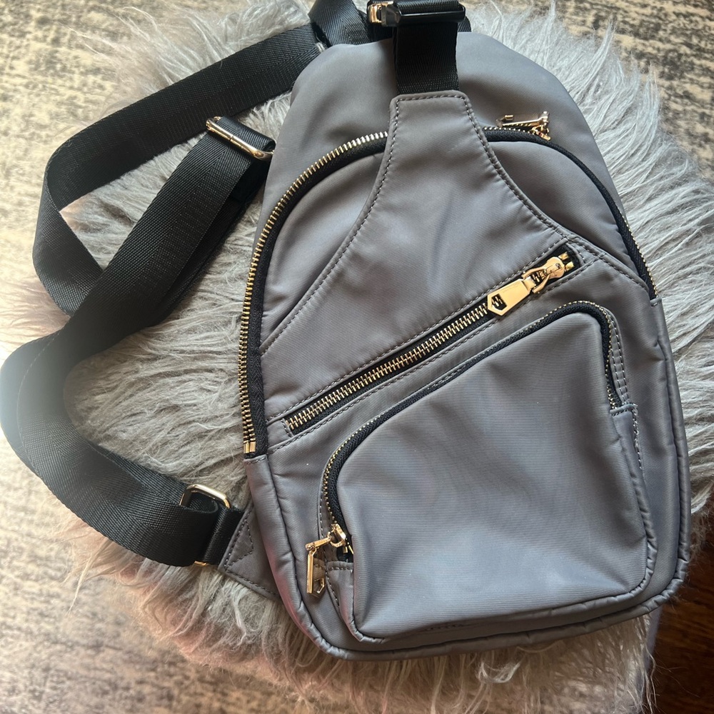 Sol and Selene crossbody, EUC
